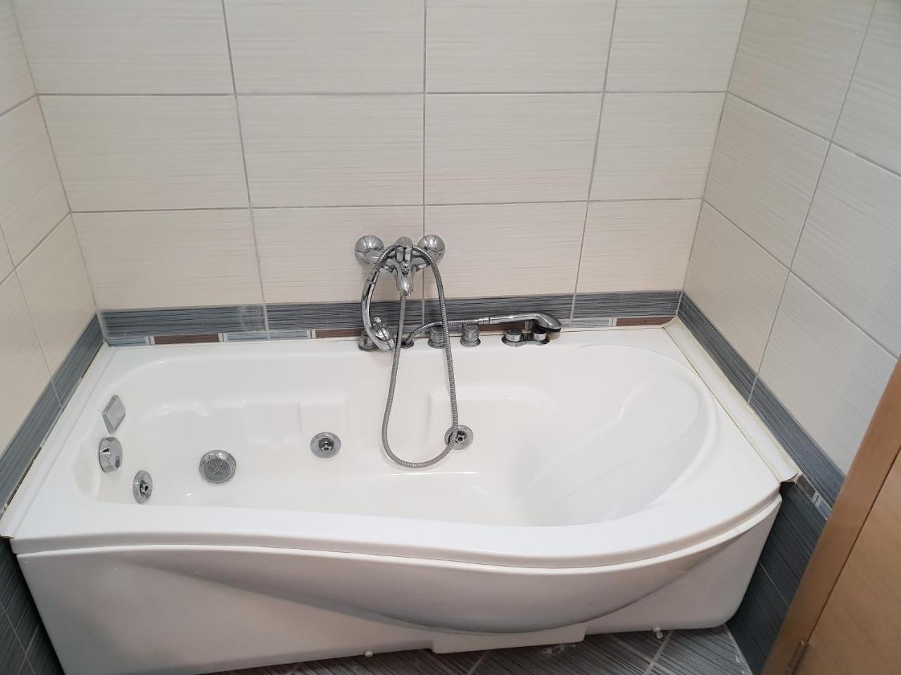 Apartman Kej Free Parking Kraljevo Kültér fotó